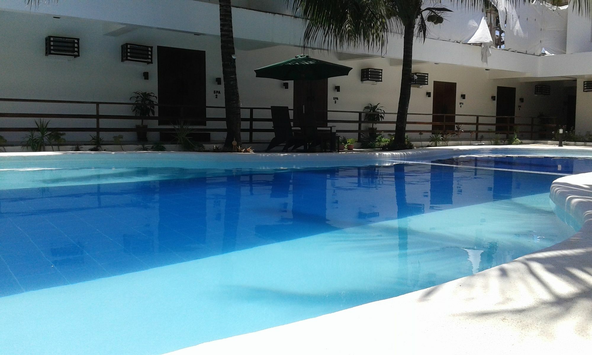 Feliness Resort Manoc-Manoc Екстериор снимка